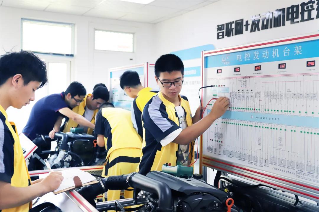 萬(wàn)通教學(xué)模式大揭秘！萬(wàn)通學(xué)子優(yōu)秀的原因在這里！
