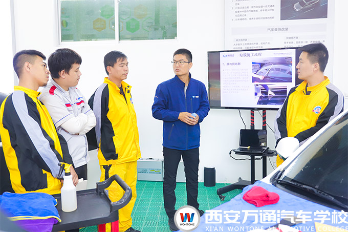 【華商網(wǎng)】汽車美容怎么開(kāi)店創(chuàng)業(yè)？為何選擇西安萬(wàn)通汽車學(xué)校