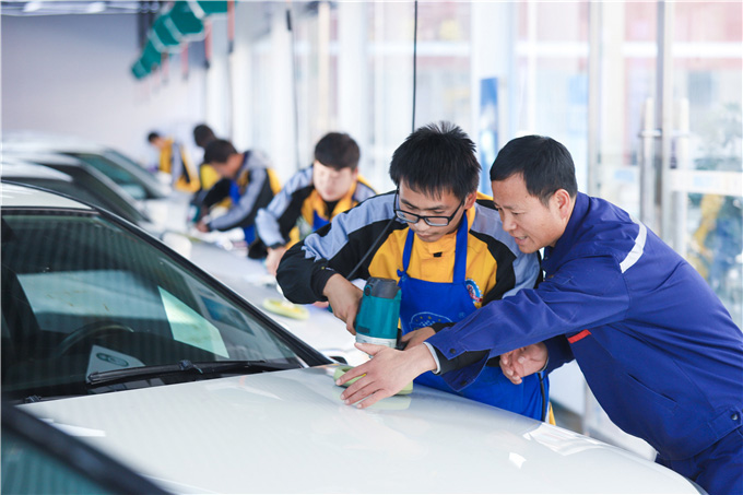想開汽車美容店，去哪里學專業技術？