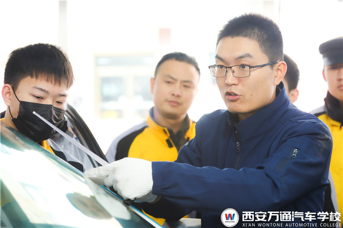 【名企證言】福耀玻璃：開展技術(shù)公開課，學(xué)生學(xué)習(xí)市場前沿技術(shù)