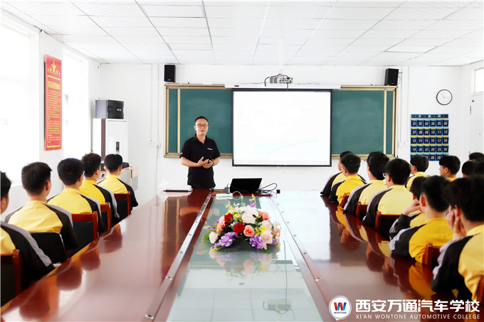 畢業(yè)季|西安萬通學(xué)子再迎企業(yè)專場招聘會！