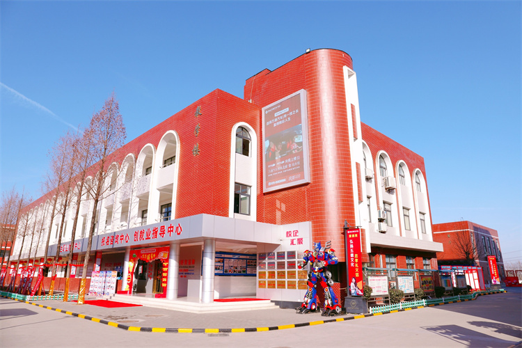 中考擇校季，大家都選擇來西安萬通學(xué)汽修