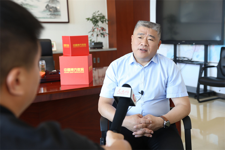 成就學子，賦能產業丨人民網再進萬通汽車教育，探訪新能源專業奧秘