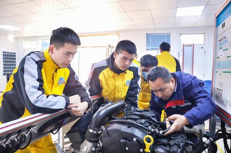 在西安，想開一個汽車維修店或汽車美容店得多少錢，需要準備些什么？